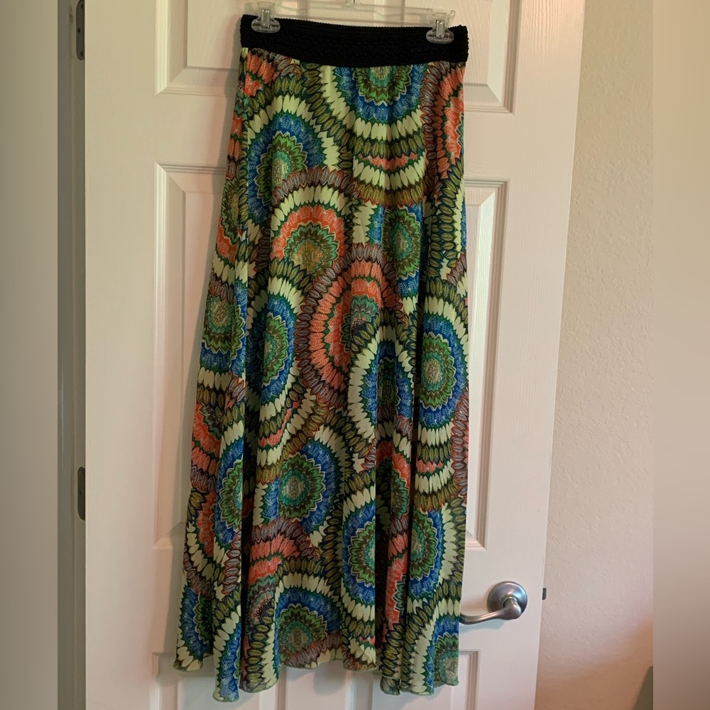 Green midi skirt with floral mandala pattern. Size Small.